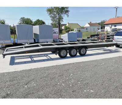 Trailer / platforma auto L800 dubla de inchiriat